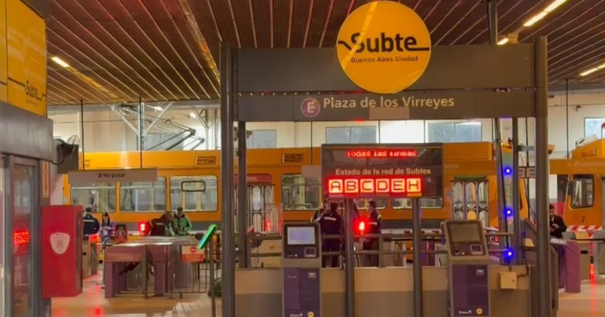 Dos delegados del subte detenidos en la línea B y paro total en toda la red
